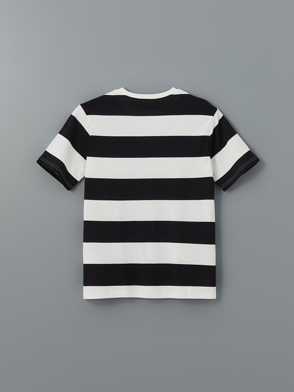 تی شرت مردانه 30408 مارک LC WAIKIKI