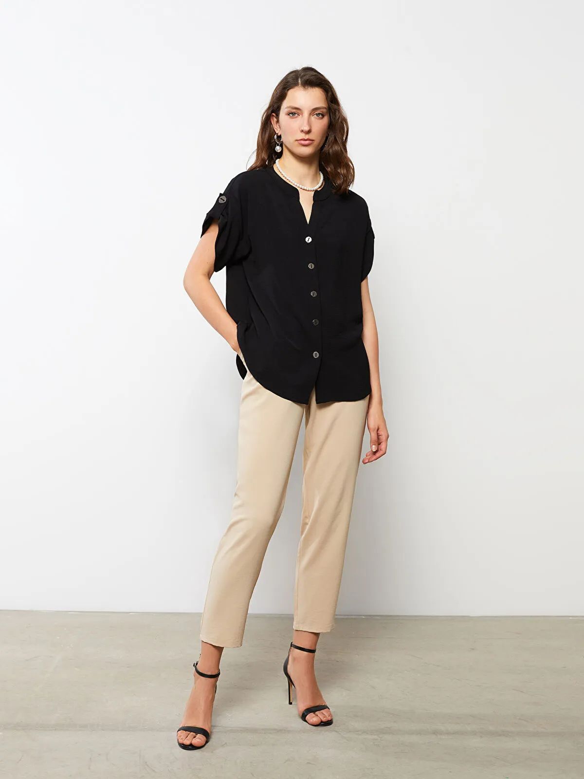 شومیز زنانه 30783 سایز 36 تا 48 مارک LC WAIKIKI