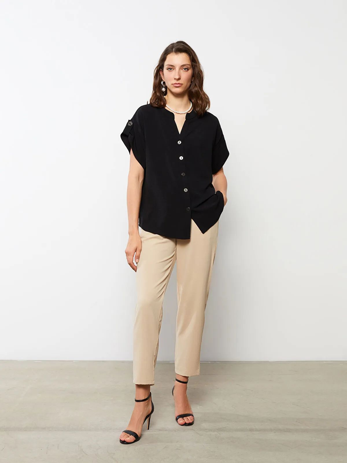 شومیز زنانه 30783 سایز 36 تا 48 مارک LC WAIKIKI