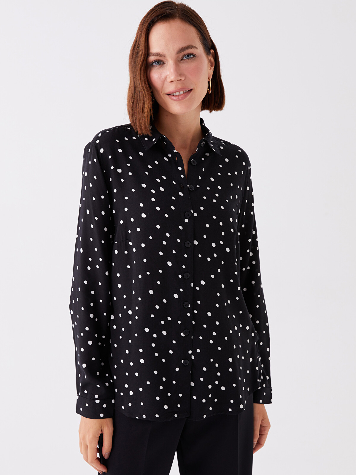 شومیز زنانه 31297 سایز 40 تا 52 مارک LC WAIKIKI
