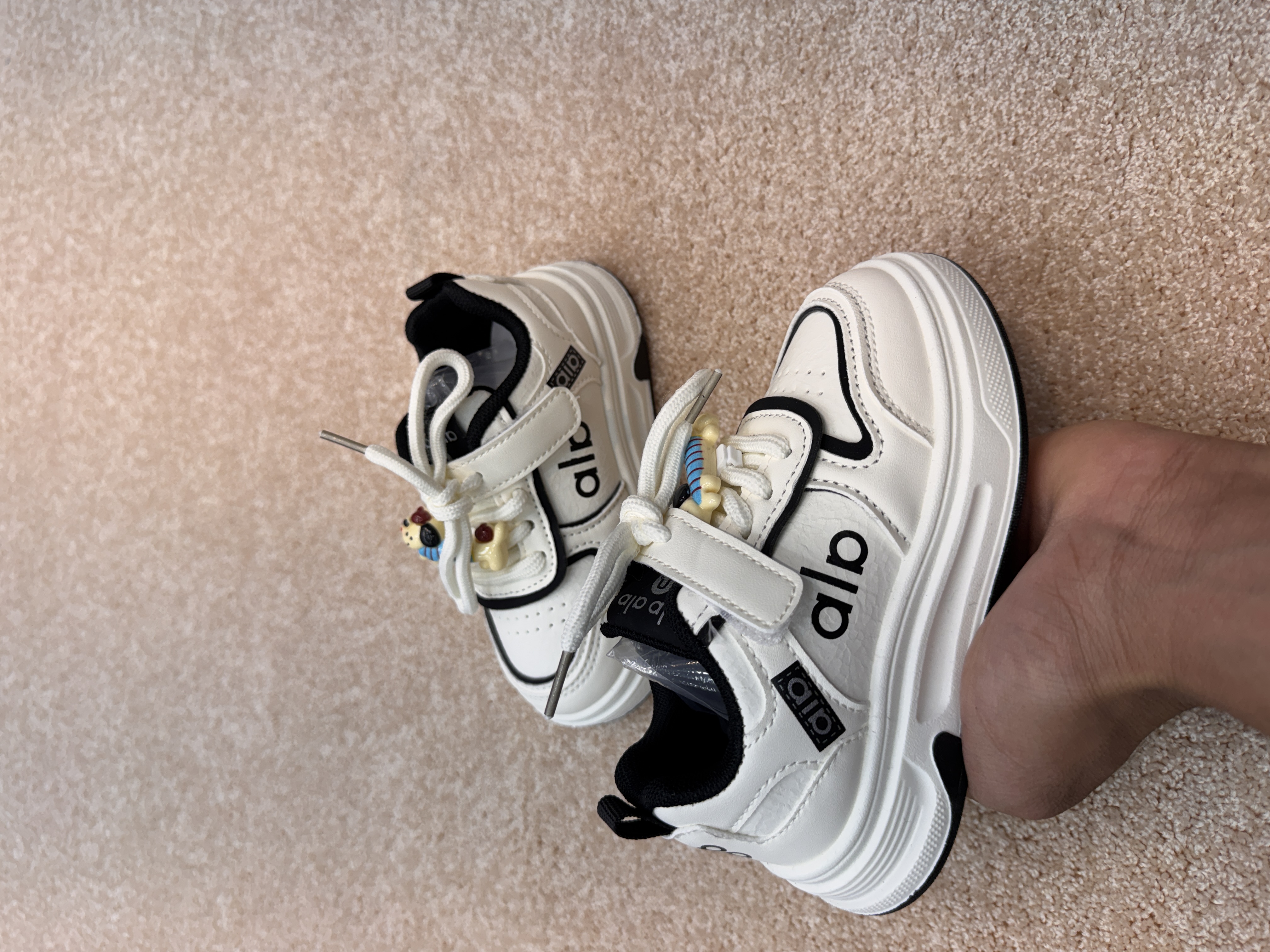 کفش اسپورت طرح alo مارک K shoes  سایز 26 تا 30 کد 2110