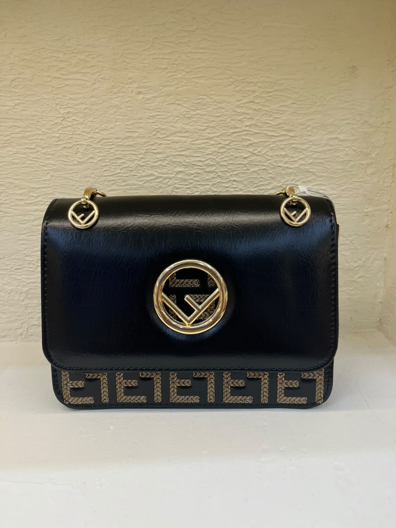 کیف وارداتی چرم فندی 420226