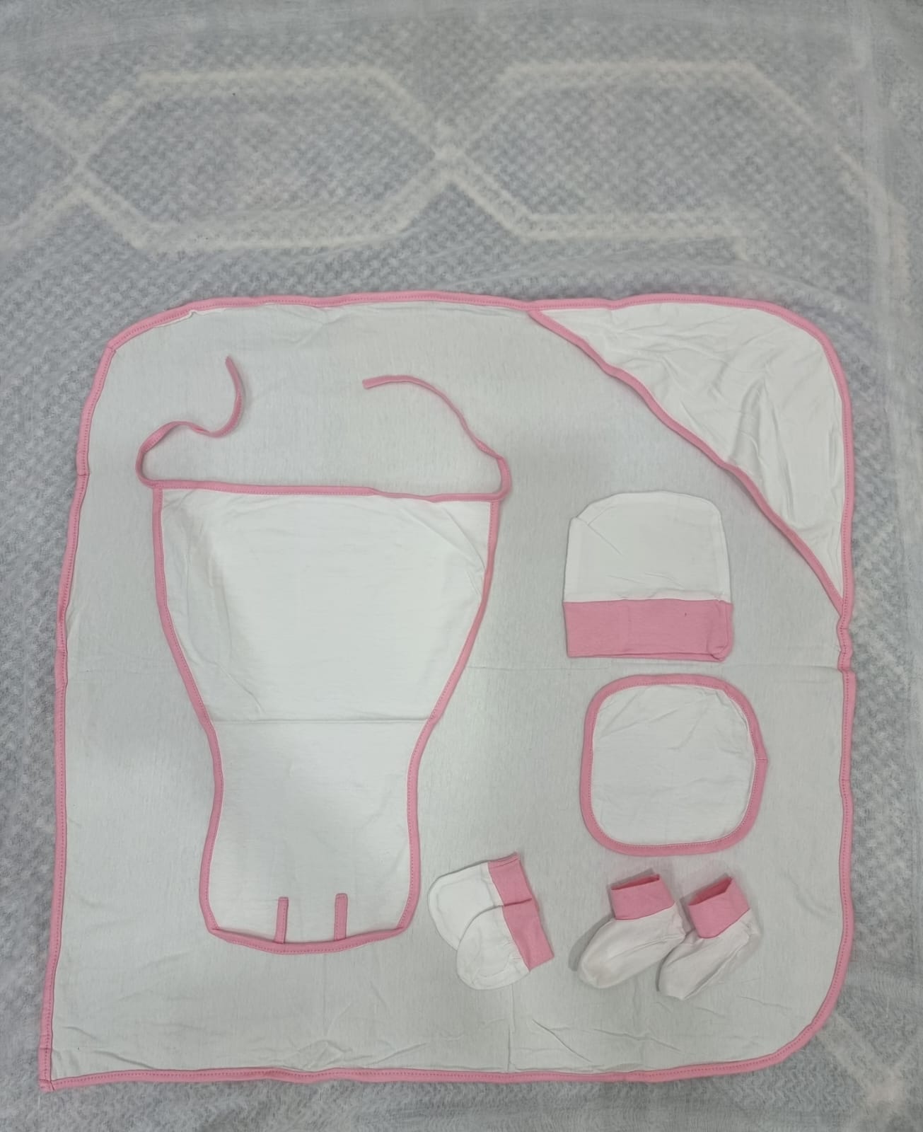 ست 6 تکه نوزادی دخترانه 555 کد 81