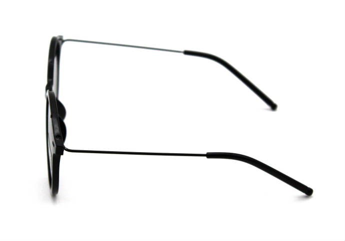عینک افتابی بچه گانه ایتم 3 کد 14613 (VAL)