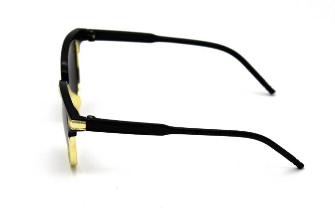 عینک افتابی بچه گانه ایتم 1 کد 14612 (VAL)