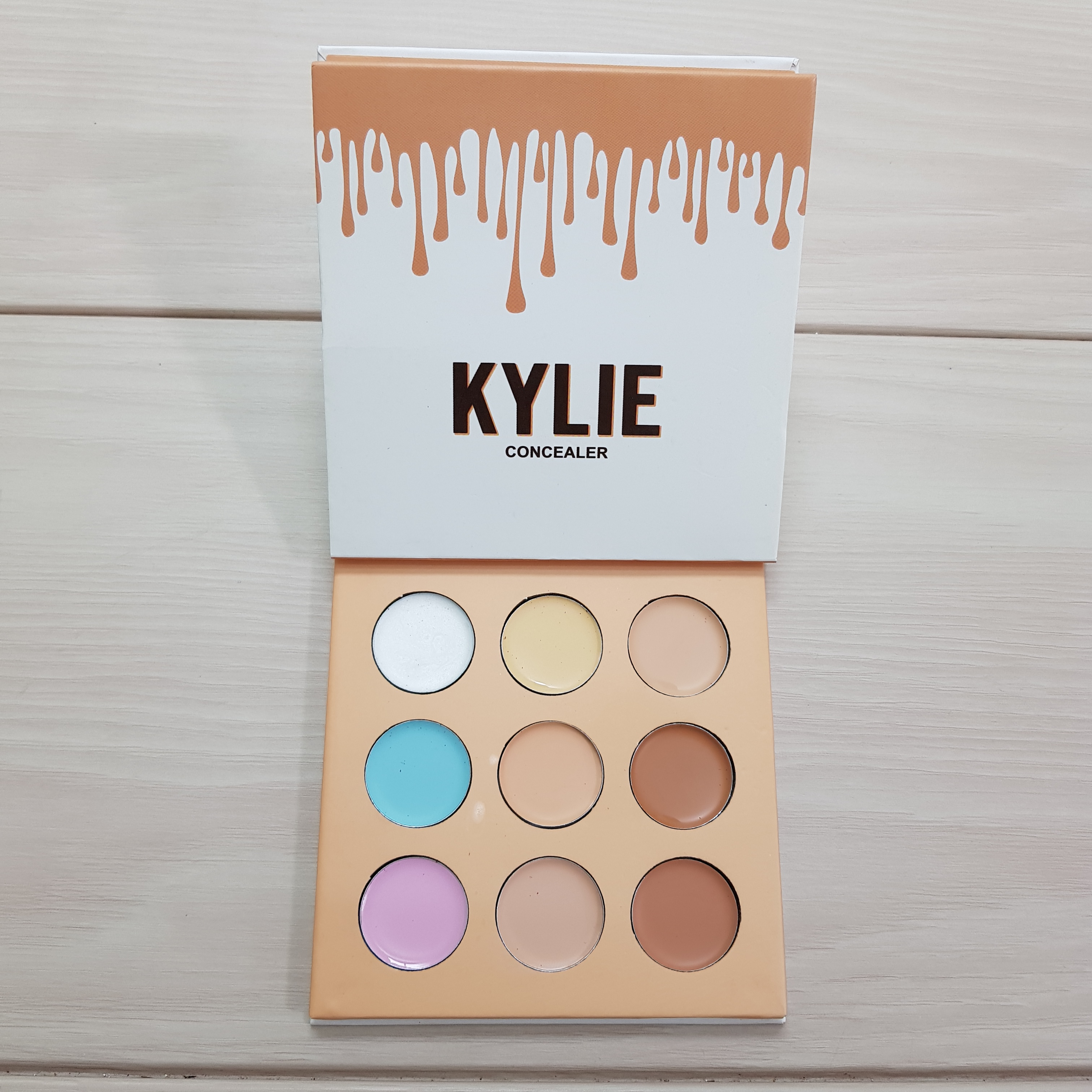 پالت کانسیلر و کانتور  kylie 700636