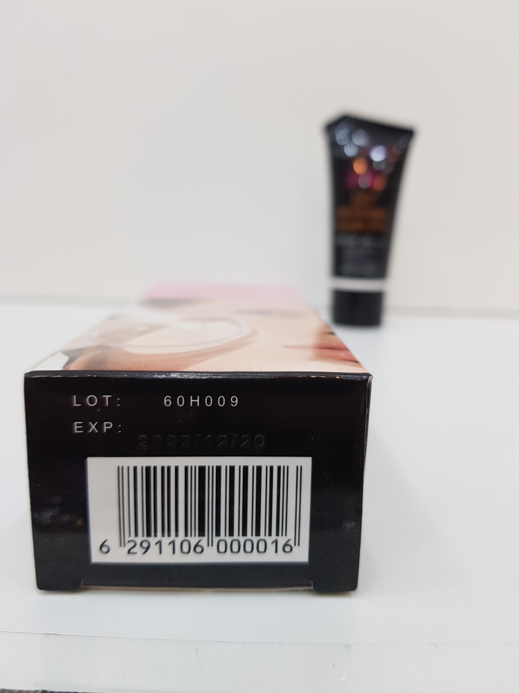 کرم ضدآفتاب spf60 کد 403623 مارک HUDA BEAUTY