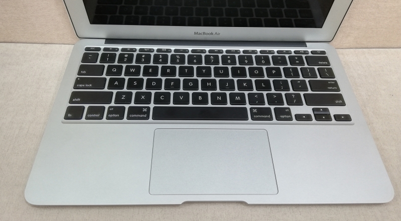 لپ تاپ استوک MacBookAir A1465 6437 کد 17924