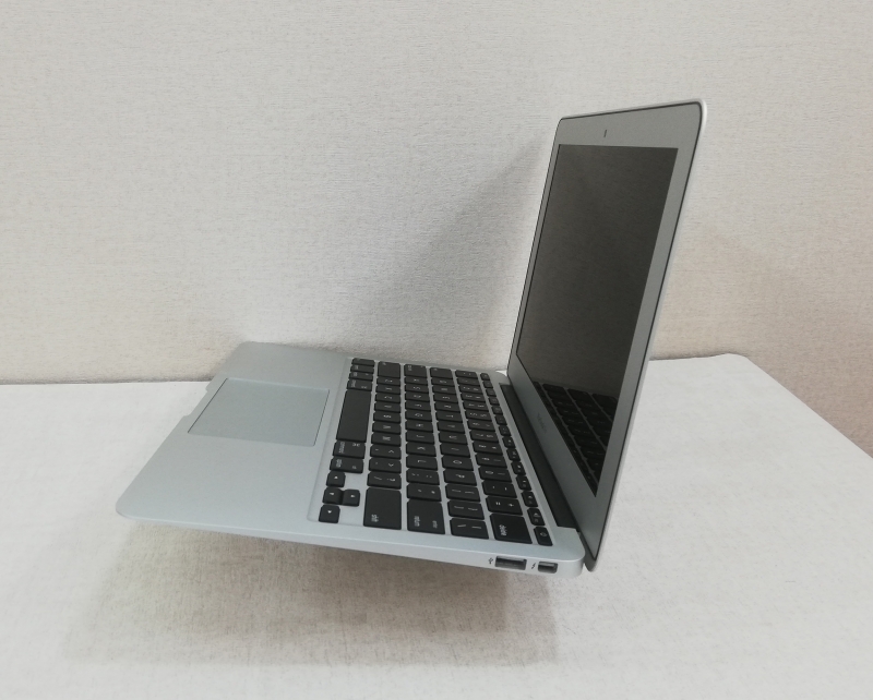 لپ تاپ استوک MacBookAir A1465 6437 کد 17924