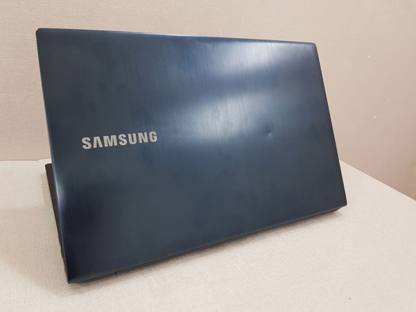 لپ تاپ استوک samsung مدل 870z5g/880z5f کد 17926