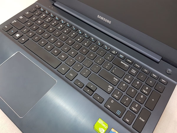 لپ تاپ استوک samsung مدل 870z5g/880z5f کد 17926