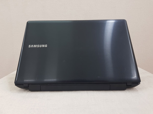 لپ تاپ استوک samsung np300e5a کد 17948