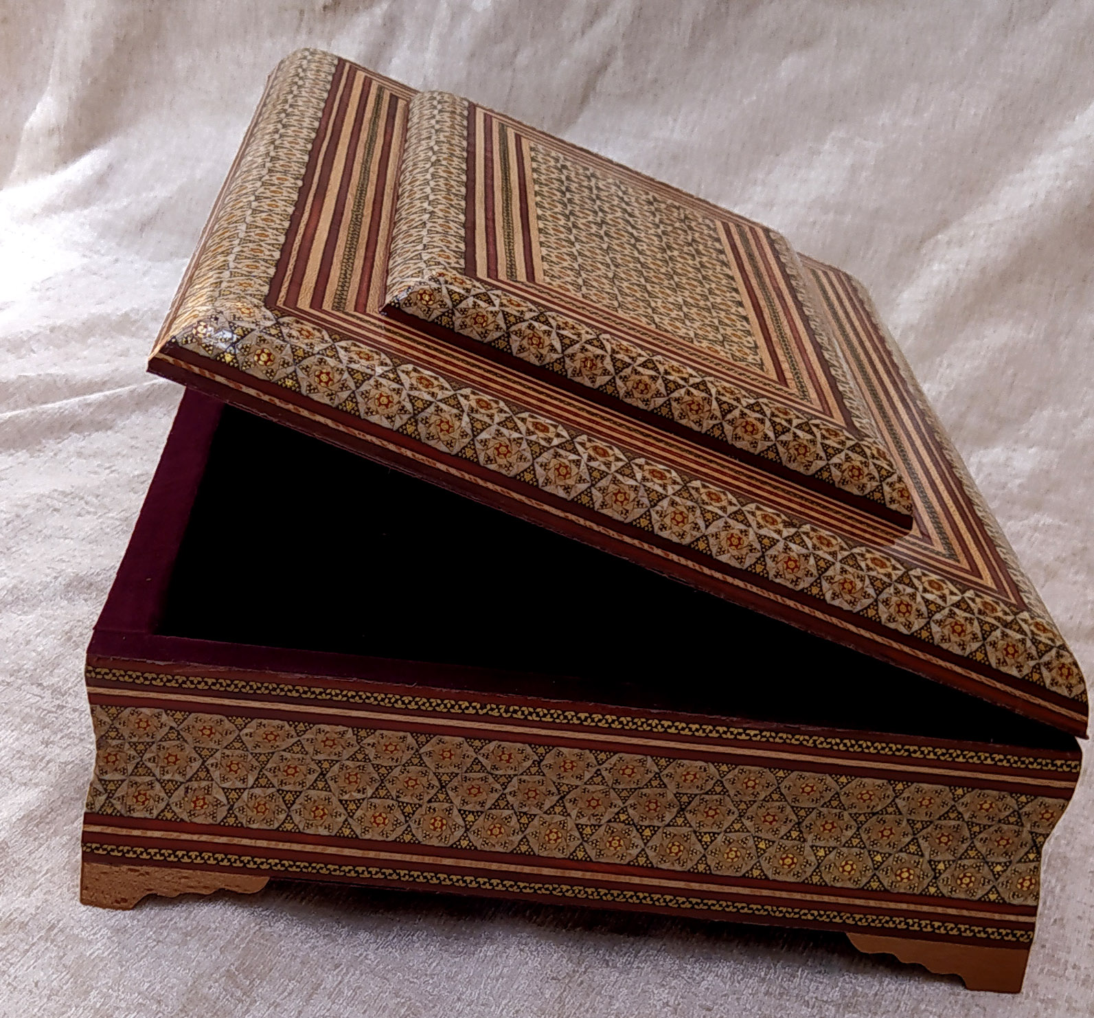 جعبه قرآن خاتم تخمه دار ۲۲×۳۲ کد 220056