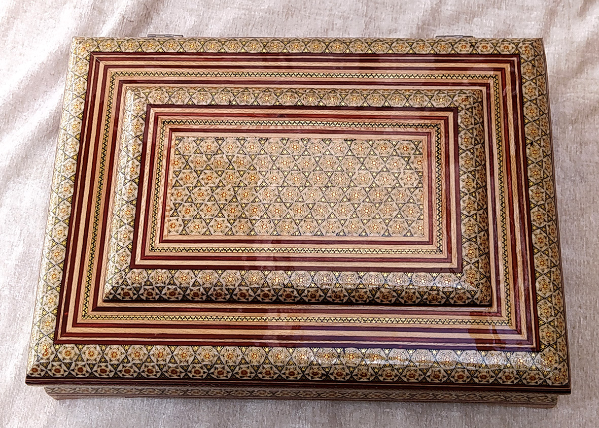جعبه قرآن خاتم تخمه دار ۲۲×۳۲ کد 220056