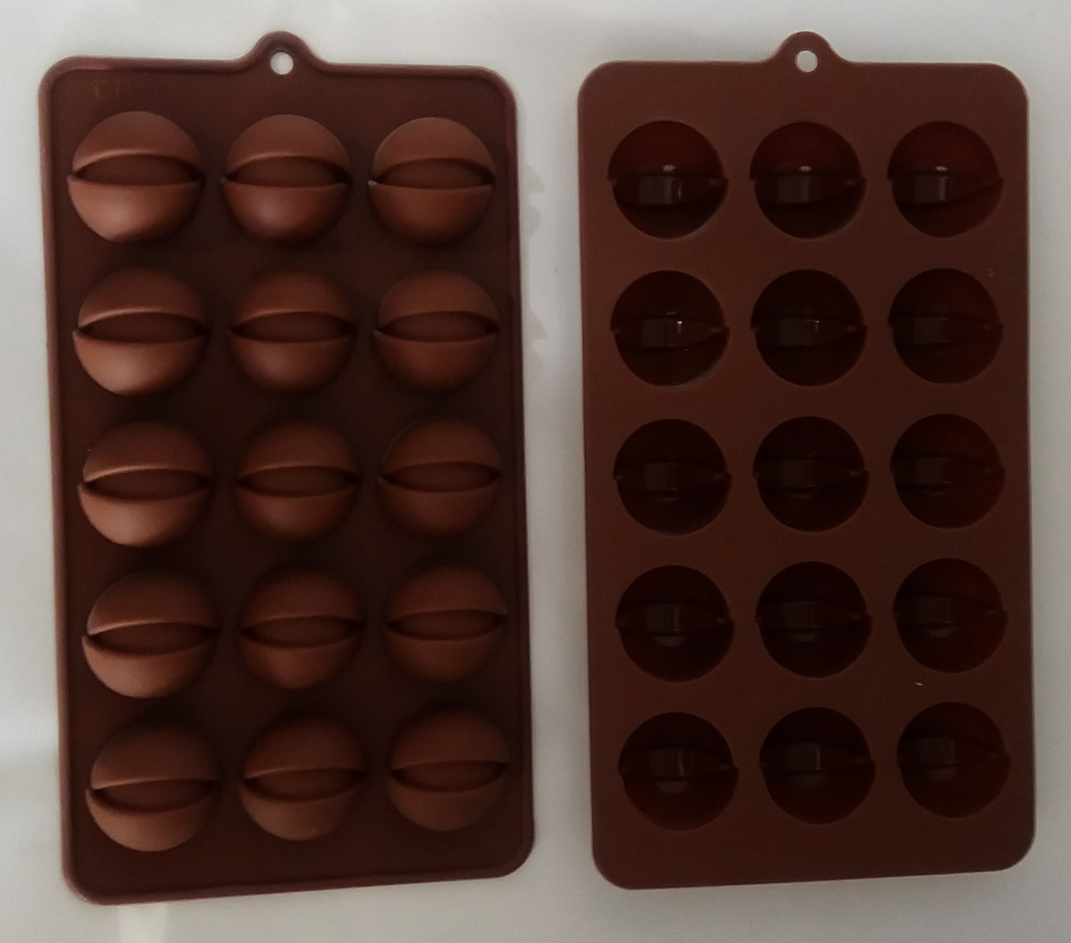 قالب شکلات سیلیکونی طرح پسته کد220328