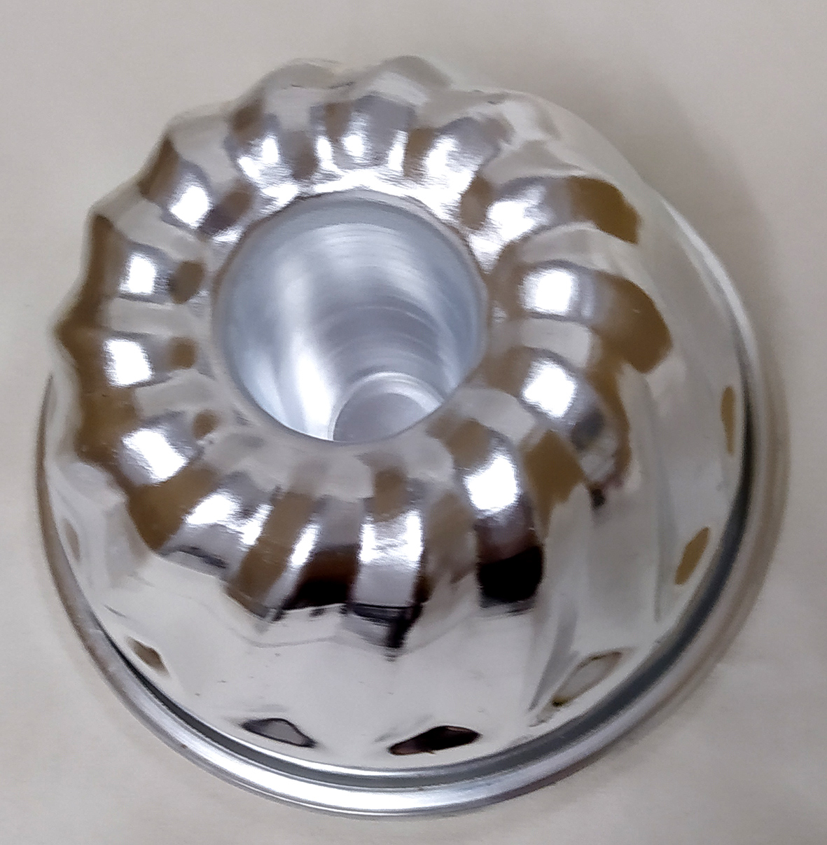 قالب آلومینیومی پیچ میان تهی کوچک کد 2204053