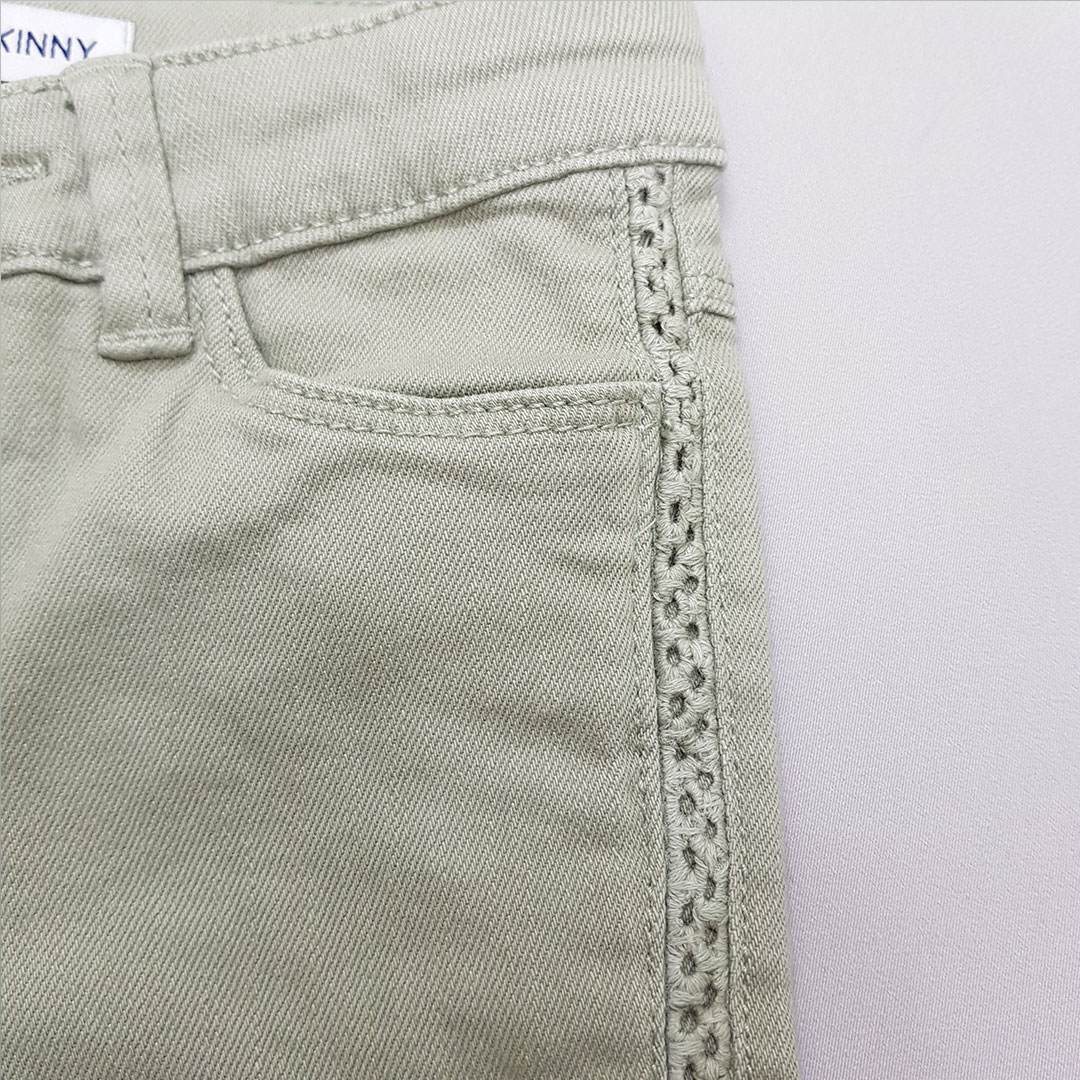 شلوار جینز دخترانه 28594 سایز 3 تا 12 سال مارک OKAIDI