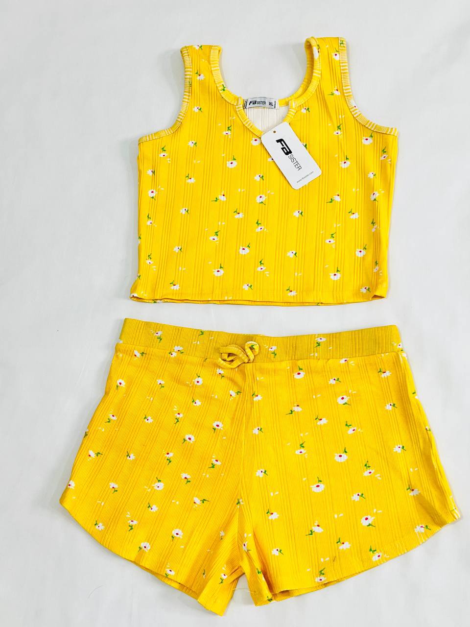 ست کراپ و شورتک کبریتی زنانه کد 411972