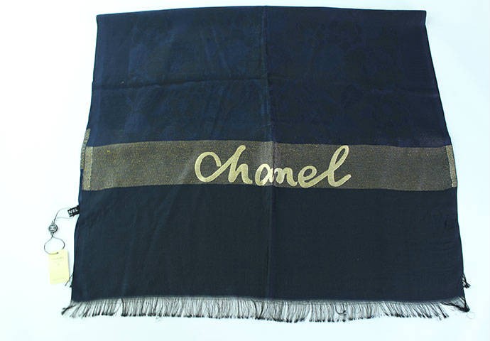 شال مارک دار زنانه 100441 طرح CHANEL