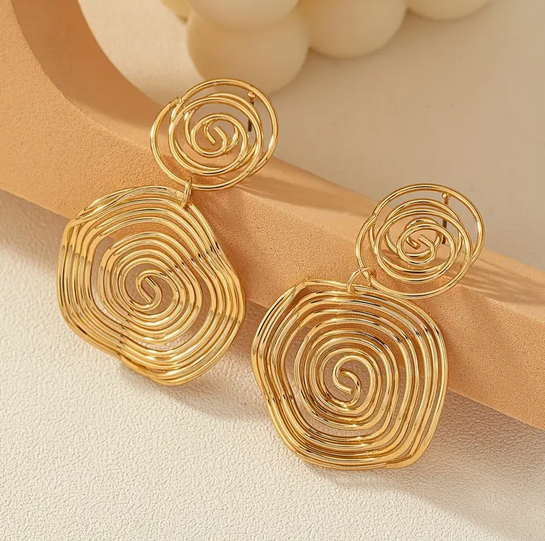 گوشواره طرح مارپیچ طلایی کد 2660