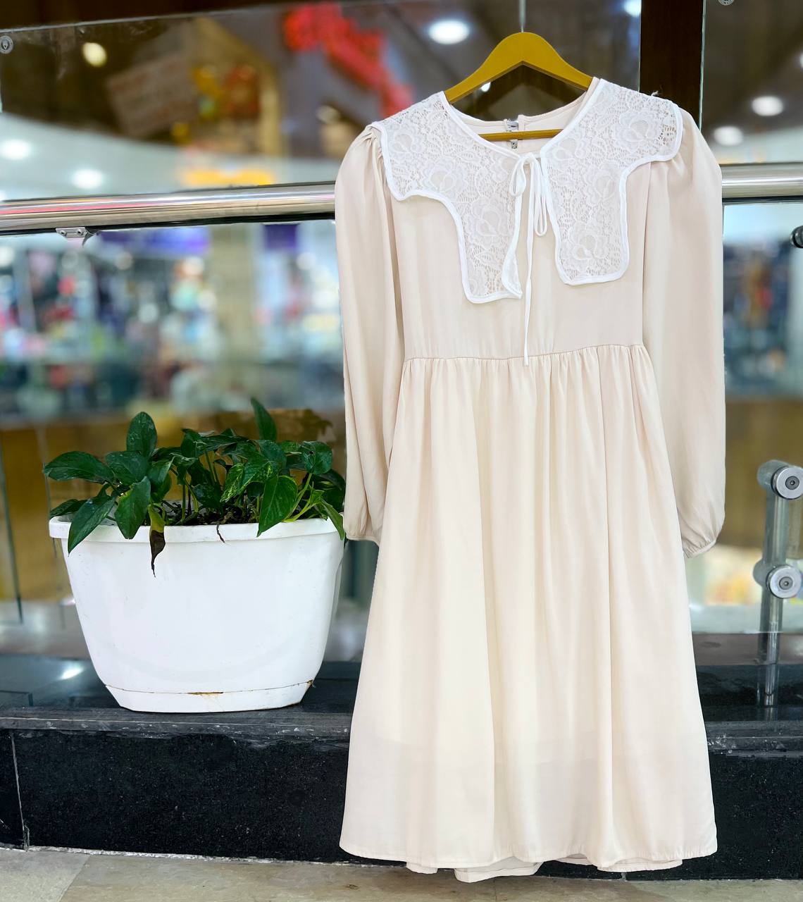 پیراهن بلند دور یقه گیپوری زنانه کد 418644