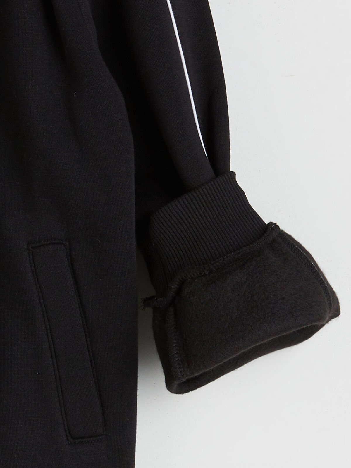 ست سویشرت شلوار پسرانه 29866 سایز 7 تا 14 سال مارک LC WAIKIKI