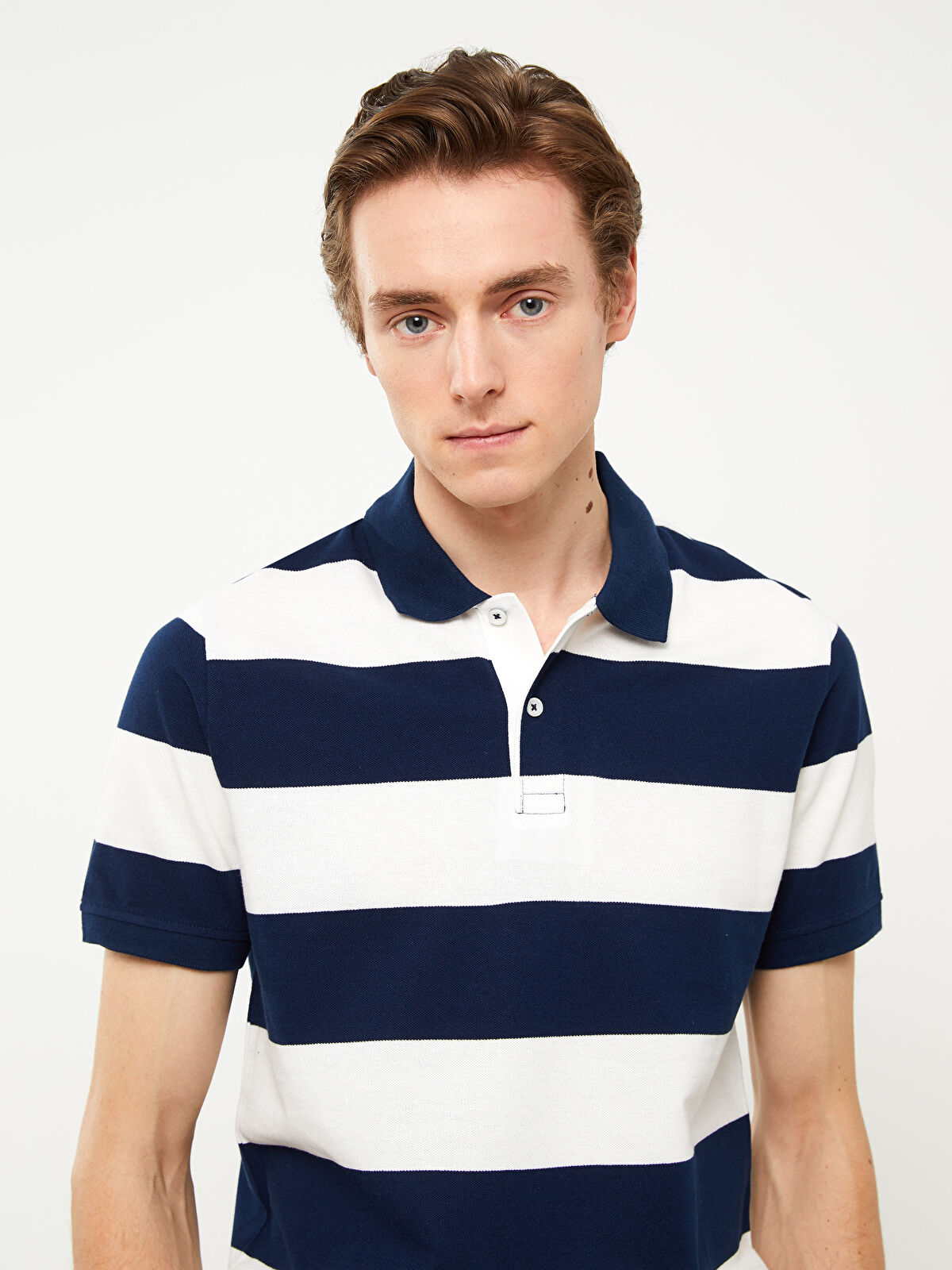 تی شرت یقه دار مردانه 30365 مارک LC WALKIKI