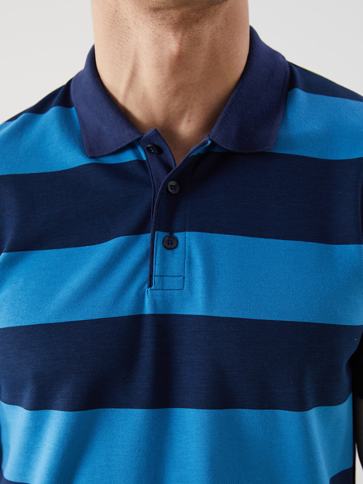 تی شرت یقه دار مردانه 30374 کد 2 مارک LC WALKIKI